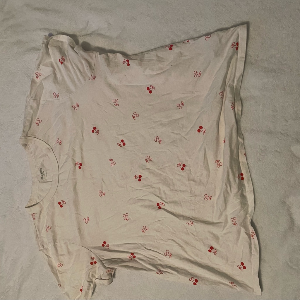 Old Navy White Tshirt With Small Red Detail